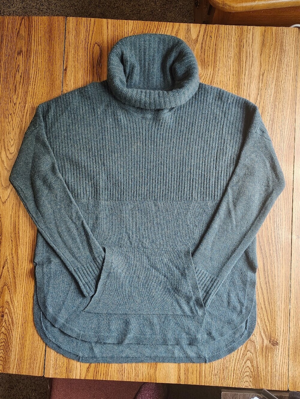 Max Studio Sweater 100% Cashmere Turtle Neck Women's sz S Oversized. - Picture 2 of 11